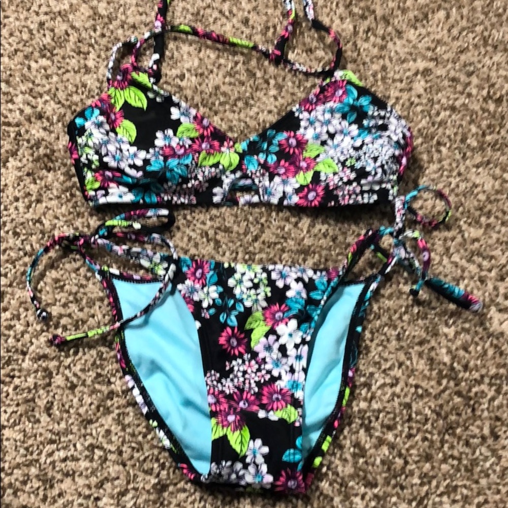 Xhiliration Bathing Suit: Floral 🌸🌷